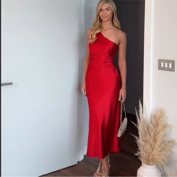 Zara Dresses & Skirts - Zara Vibrant Red One-Shoulder Dress